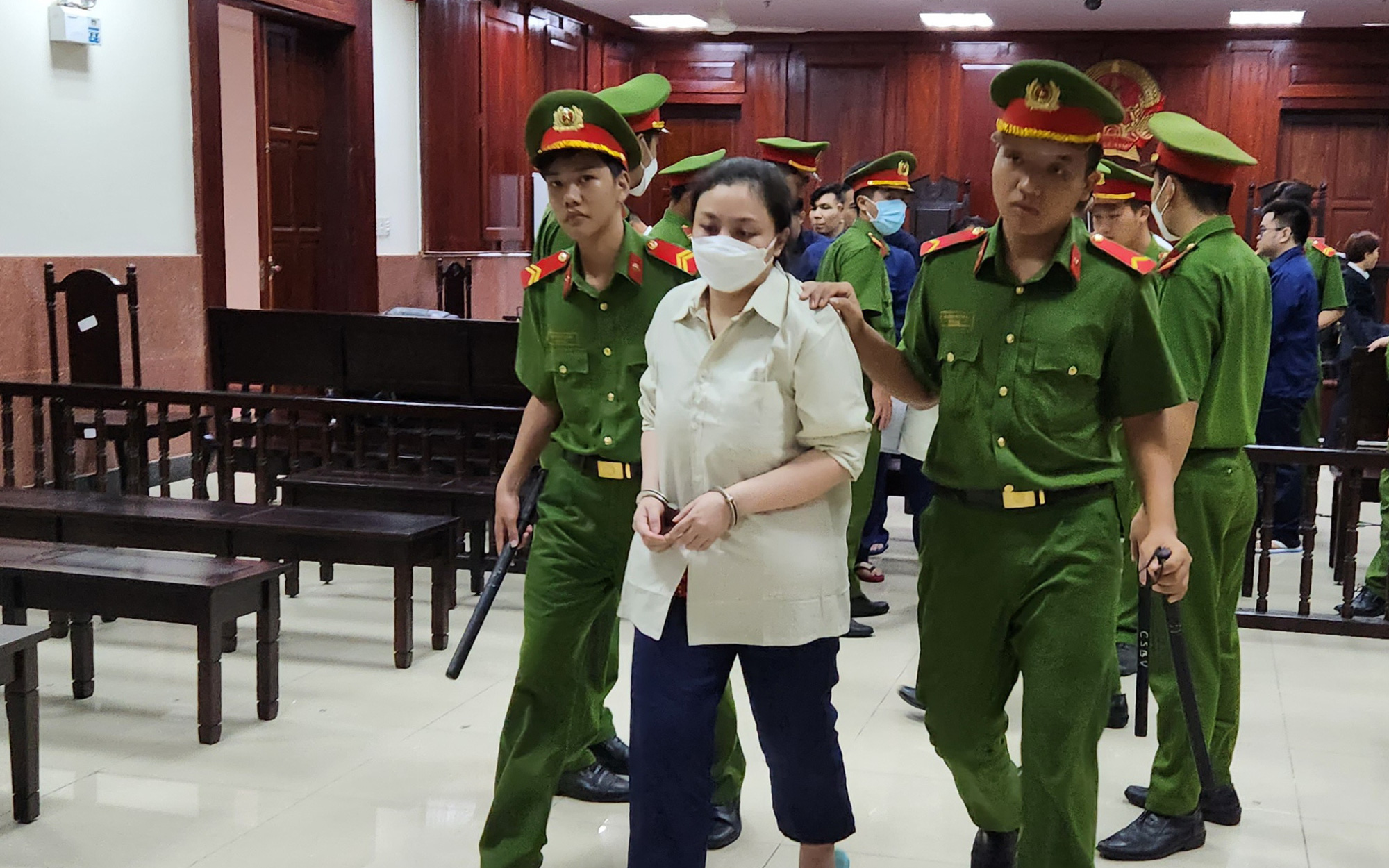 Nữ Việt kiều kêu oan, khẳng định không chỉ đạo truy sát Quân 'xa lộ'- Ảnh 2. Phúc thẩm vụ Quân ‘xa lộ’: Nữ Việt kiều Úc từ chối luật sư chỉ định