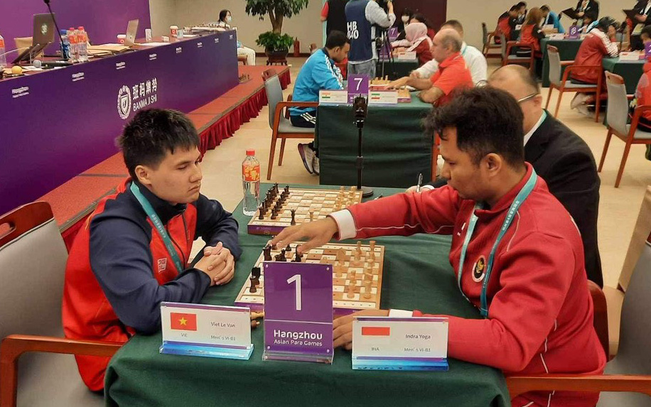 Cô bé 8 tuổi trở thành hiện tượng cờ vua thế giới từ bàn cờ trong túi rác- Ảnh 3. Việt Nam đoạt 6 HCB cờ vua tại Asian Para Games 4