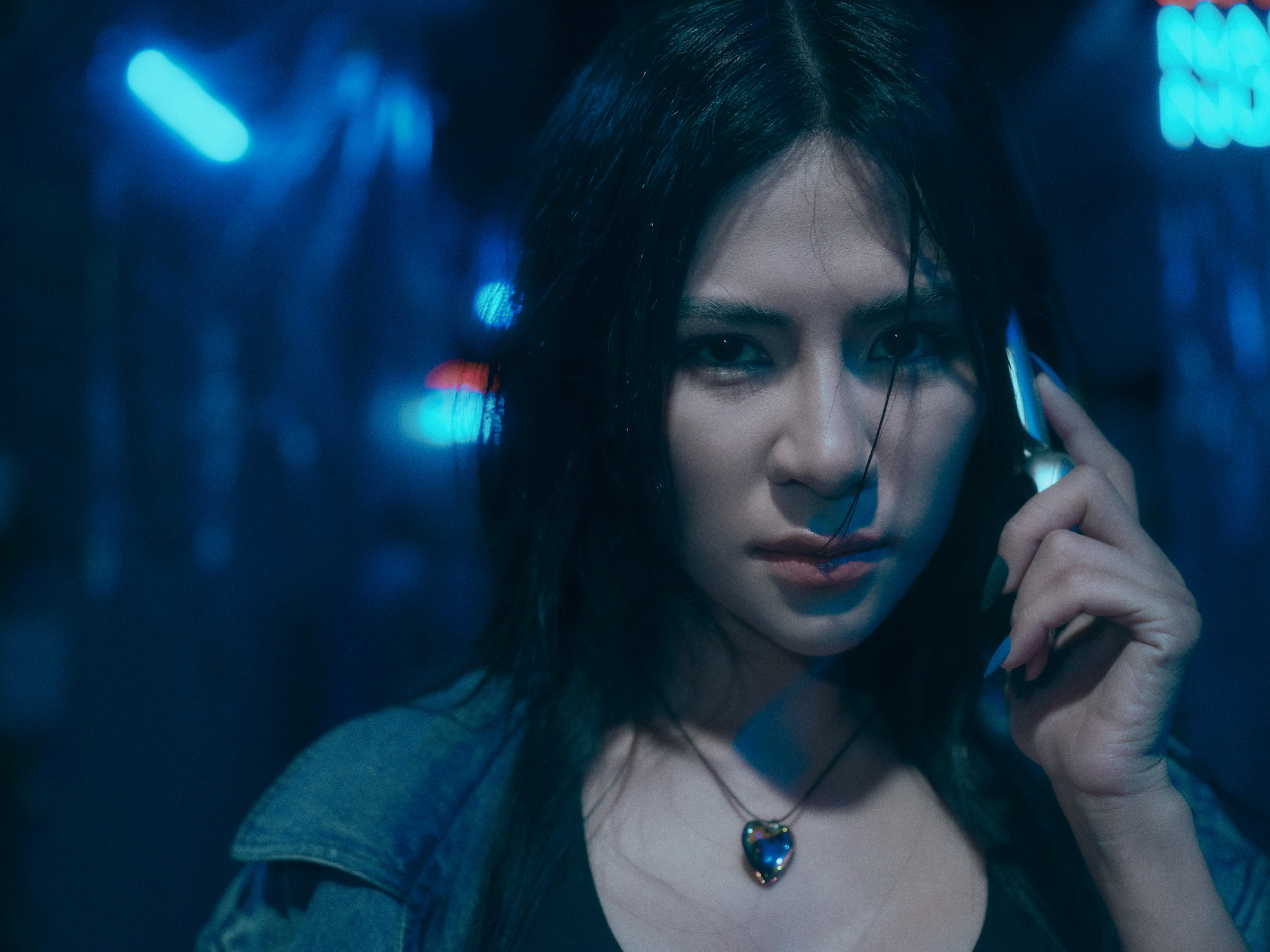 MVでのハニの役割は暗い色をしている - 写真：NVCC