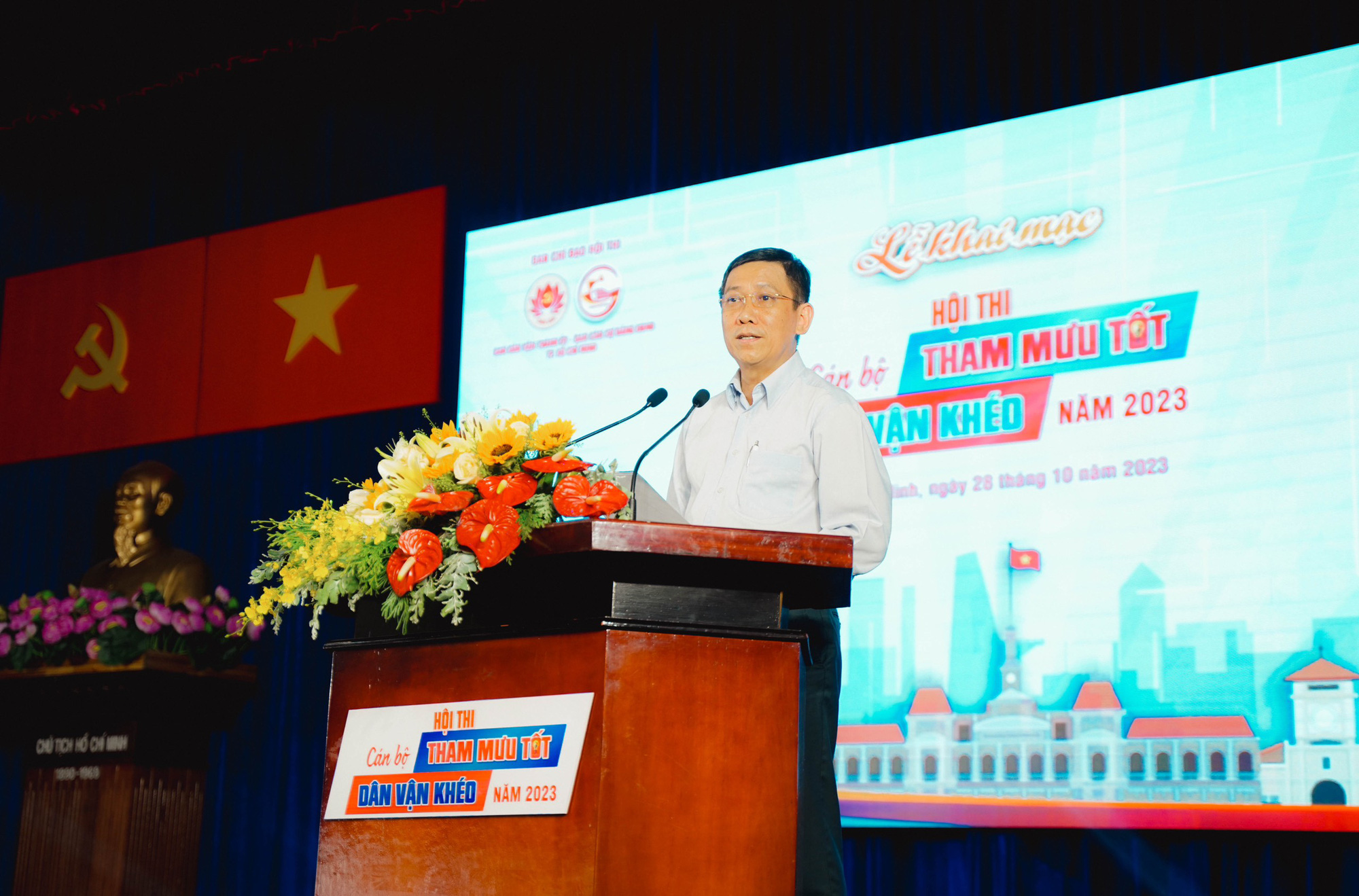 Mỗi cán bộ, đảng viên học tập tư tưởng, đạo đức, phong cách dân vận của Chủ tịch Hồ Chí Minh  - Ảnh 4.