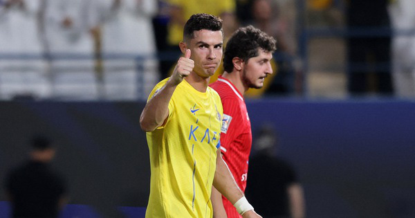 Ronaldo ghi bàn thắng đầu tiên ở AFC Champions League