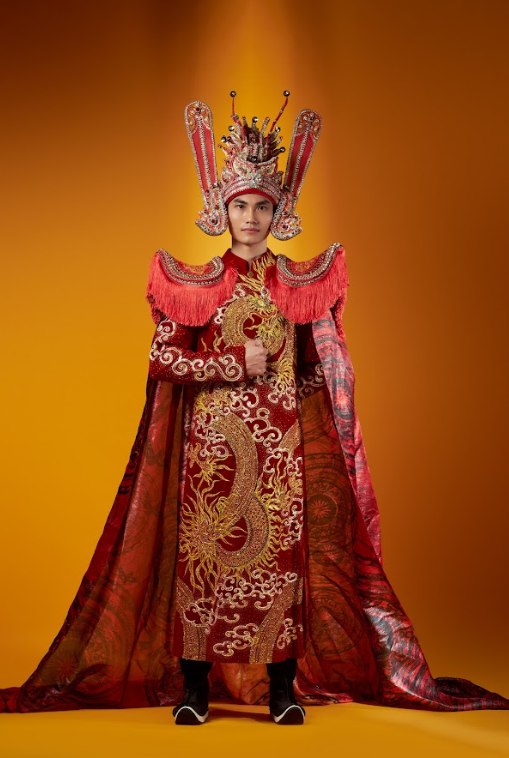 Á vương Thiện Khá mang Trống đồng Ngọc Lũ lên đấu trường Mister Cosmopolitan 2023. - Ảnh 3. Á vương Thiện Khá mang Trống đồng Ngọc Lũ lên đấu trường Mister Cosmopolitan 2023. - Ảnh 3.