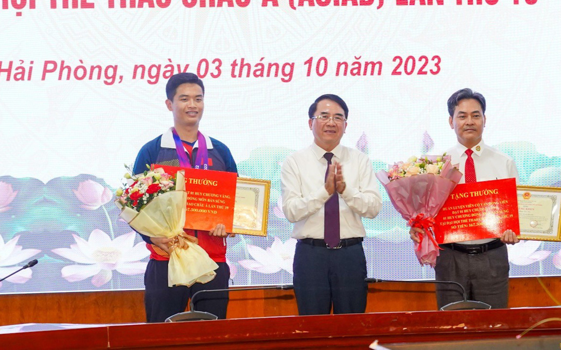 Hấp dẫn cuộc đua danh hiệu VĐV, HLV tiêu biểu toàn quốc 2023- Ảnh 5. Hải Phòng chi 338 triệu thưởng thầy trò xạ thủ Phạm Quang Huy