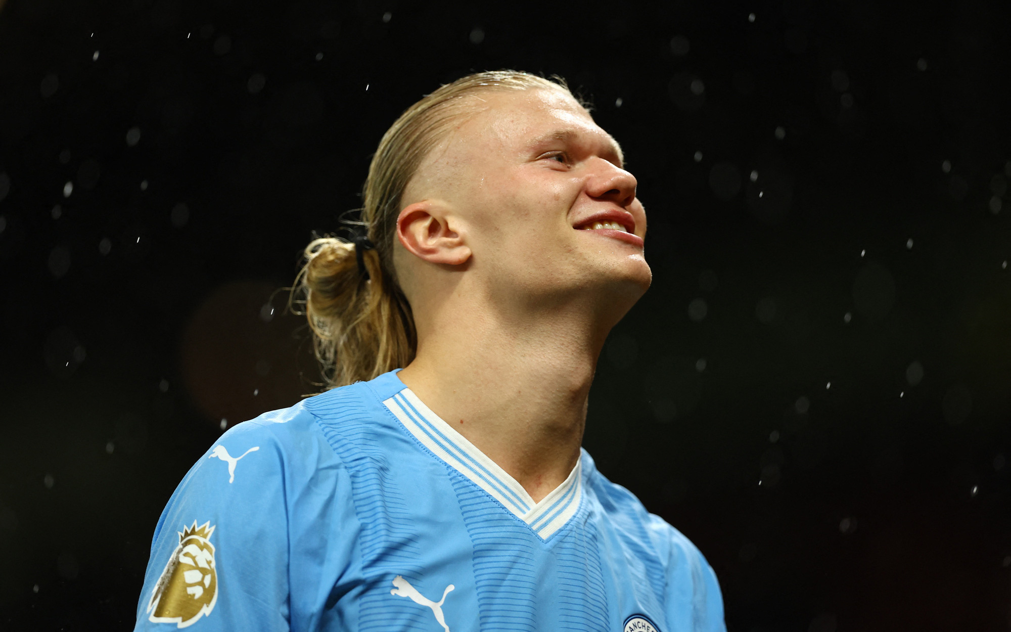Haaland lập cú đúp, Man City "nhấn chìm" Man United