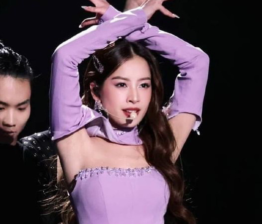 2023年アジア青少年音楽祭の夜にパフォーマンスを披露するチ・プー - 写真: NVCC
