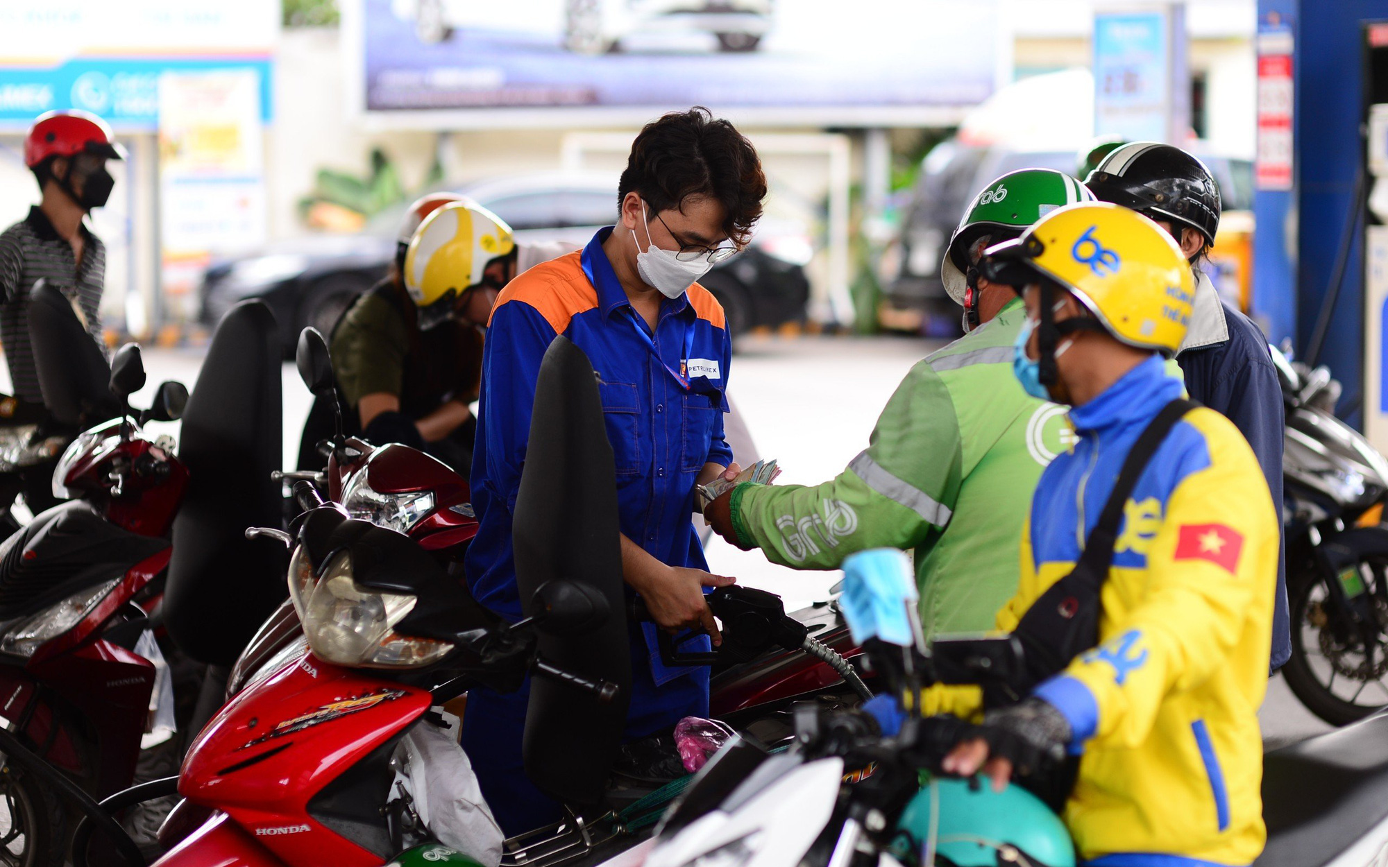 Phó thủ tướng yêu cầu Bộ Tài chính rút kinh nghiệm liên quan cho ý kiến việc dự trữ xăng dầu- Ảnh 3. Không thông qua dự thảo quản lý kinh doanh xăng dầu, bộ trưởng tài chính muốn phân rõ trách nhiệm?