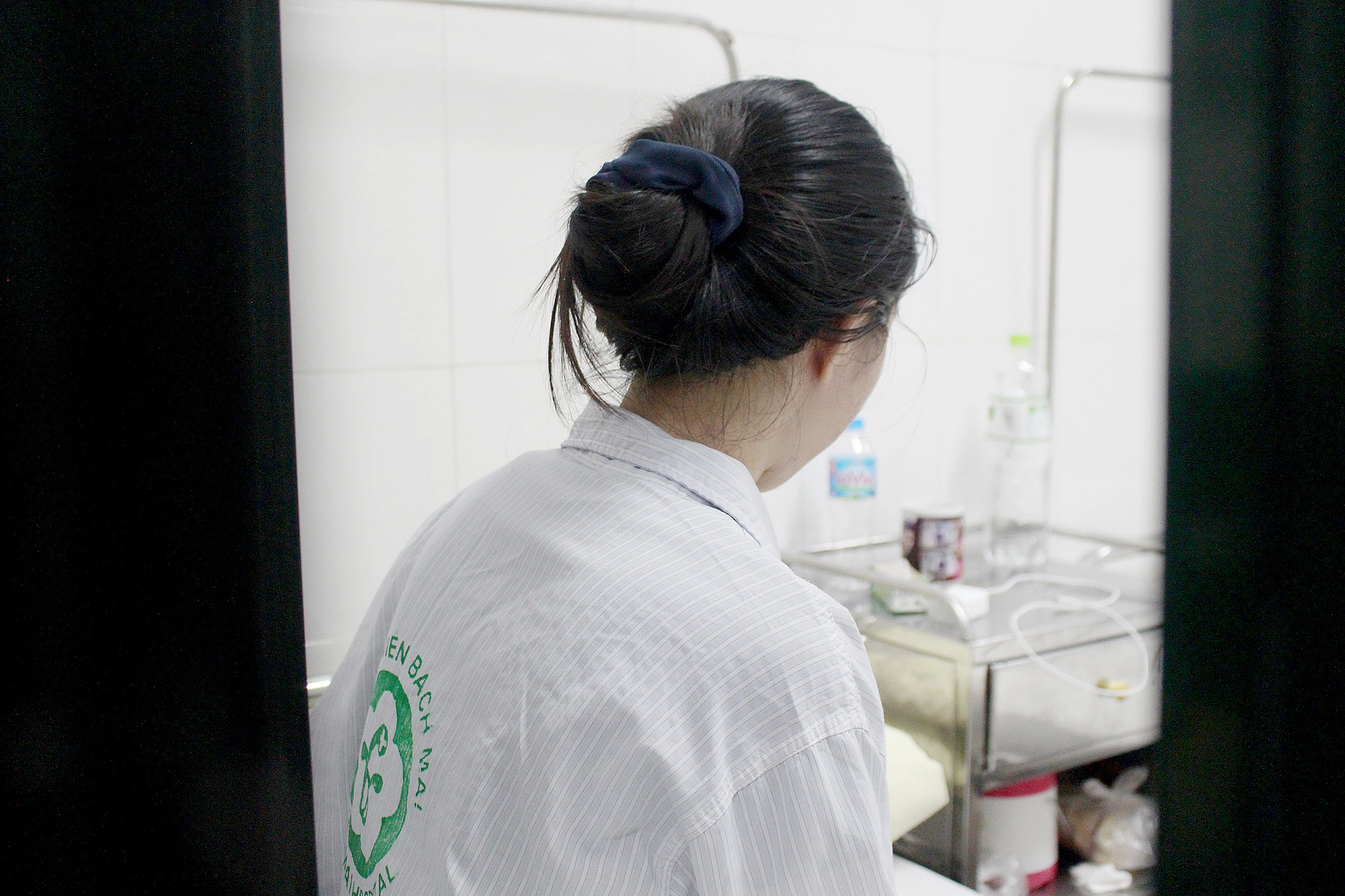 バックマイ病院メンタルヘルス研究所で治療を受ける患者 - 説明写真: DUONG LIEU