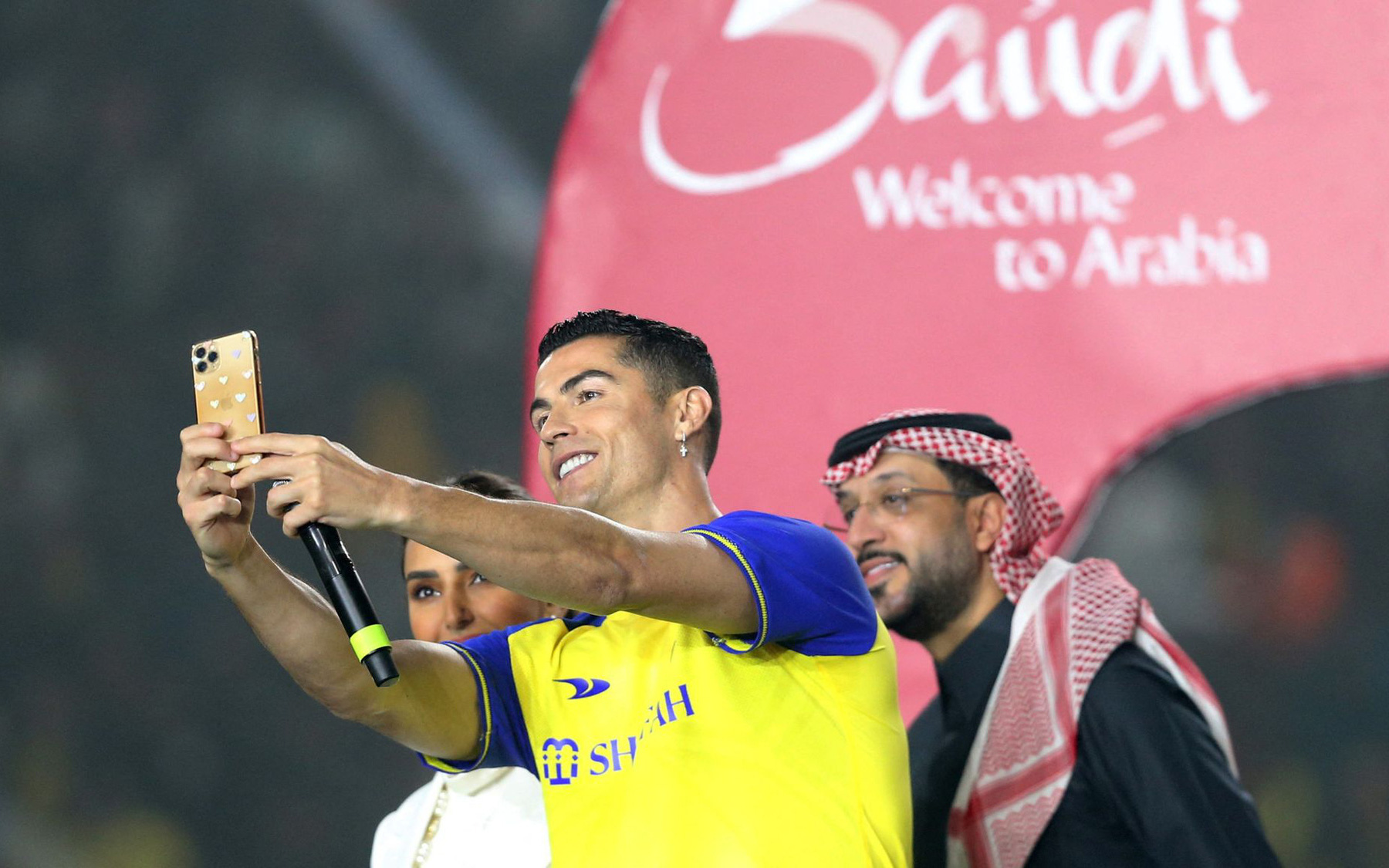 Tin tức thể thao sáng 17-1: Saudi Arabia thắng ngược Oman ở Asian Cup- Ảnh 2. Sau Ronaldo, Saudi Arabia chuẩn bị đón World Cup