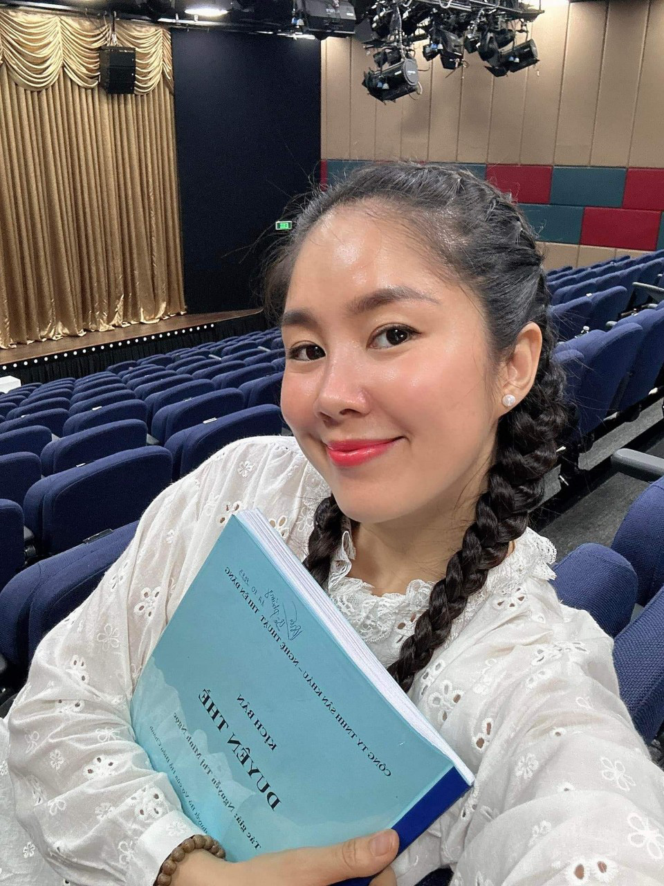 Le Phuong は Duyen Vow リハーサル中楽しんでいた - 写真: NVCC Le Phuong は Duyen Vow リハーサル中楽しんでいた - 写真: NVCC