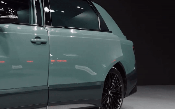 Cửa nghịch kiểu Rolls-Royce rất đẹp, không phải hãng nào cũng dám làm- Ảnh 4. Toyota Century SUV sở hữu cửa trượt độc nhất vô nhị