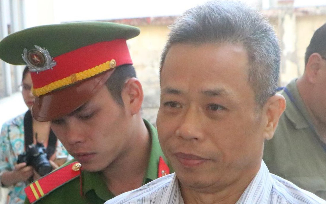 Đình chỉ vụ án đối với nguyên giám đốc Sở Tài nguyên và Môi trường tỉnh Bà Rịa - Vũng Tàu- Ảnh 3. Tạm đình chỉ vụ án cựu bí thư Bến Cát, tỉnh Bình Dương sau hơn 5 năm điều tra