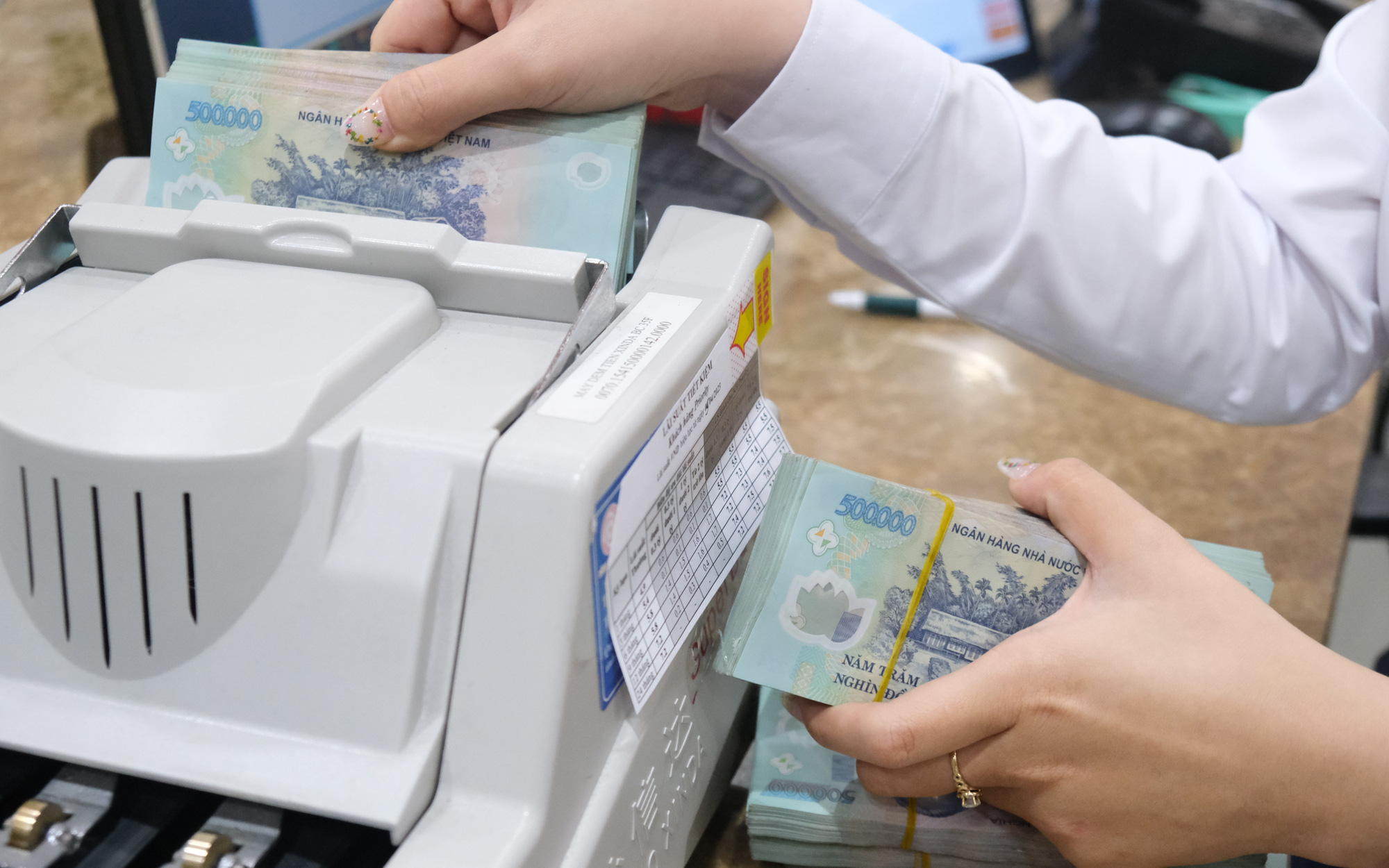 Lãi toàn vài chục nghìn tỉ, Big4 ngân hàng bơm tiền ra nền kinh tế nhiều thế nào?- Ảnh 2. Nhóm Big4 ngân hàng tổng nguồn vốn tăng 1,2 triệu tỉ, bức tranh nợ xấu ra sao?