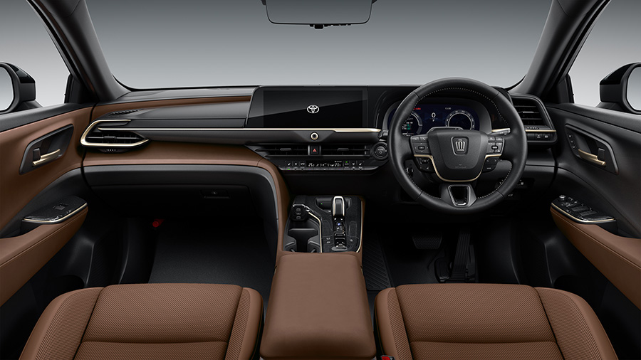 車内のインテリアは、反射天井と前席2席の2つの異なる色のインターフェースを除いて、標準バージョンとほとんど変わりません - 写真: トヨタ