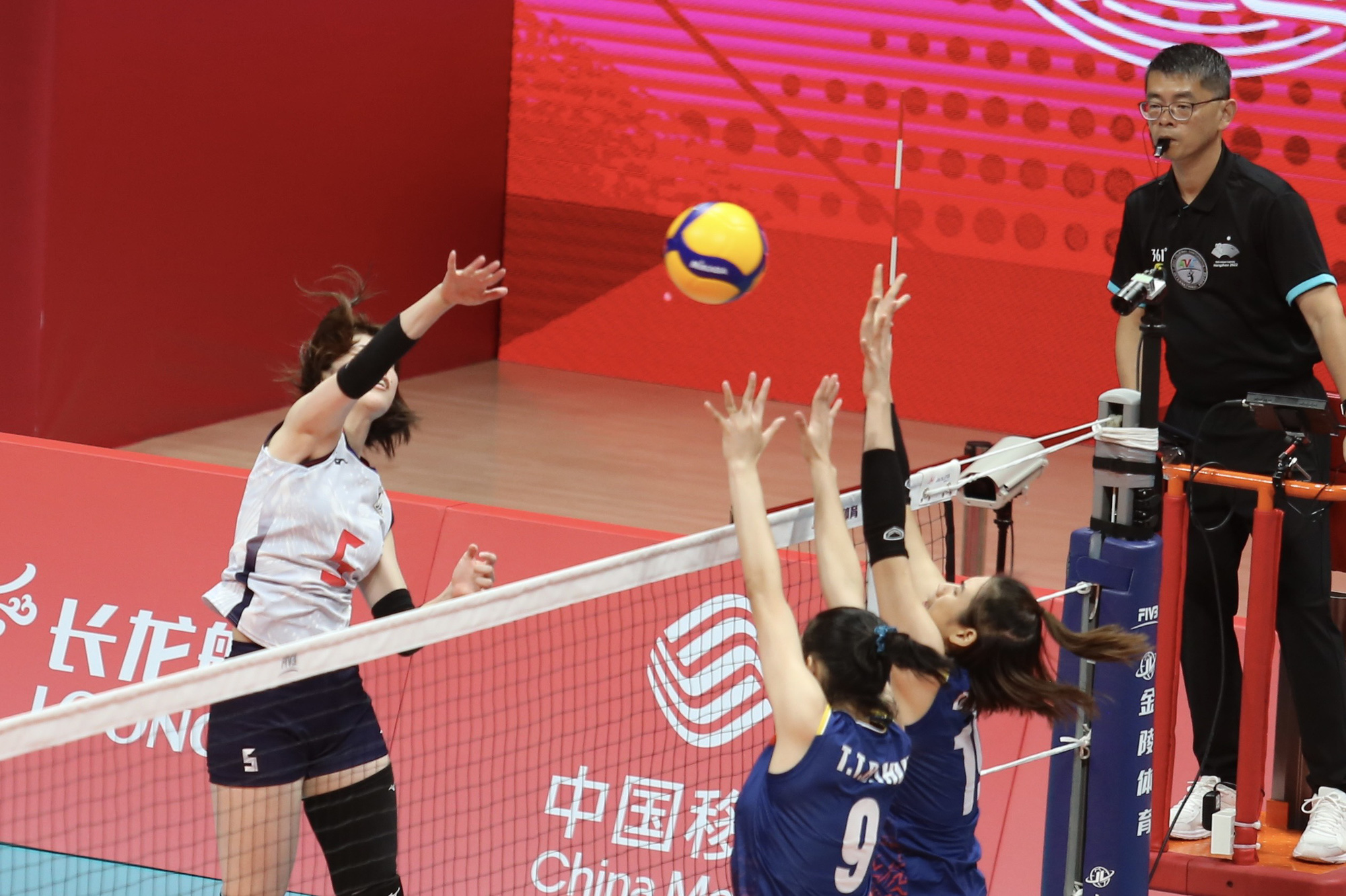 ベトナム – 日本女子バレーボール (24-26、21-25、25-23): ベトナムが希望を与える – 写真 2.