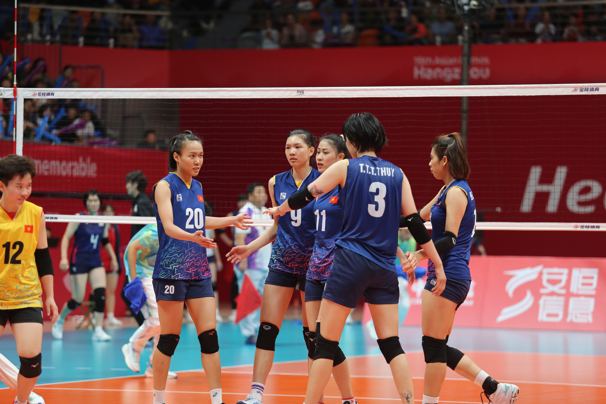 ベトナムチームが日本と対戦 - 写真: DUC KHUE 