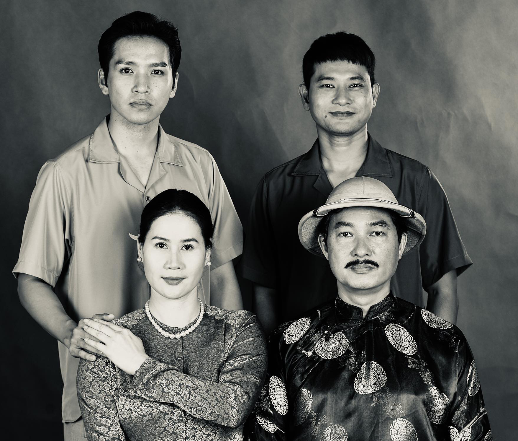 Bạch Công Khanh và Huỳnh Đông trong phim Dâu bể mùa xưa - Ảnh: ĐPCC