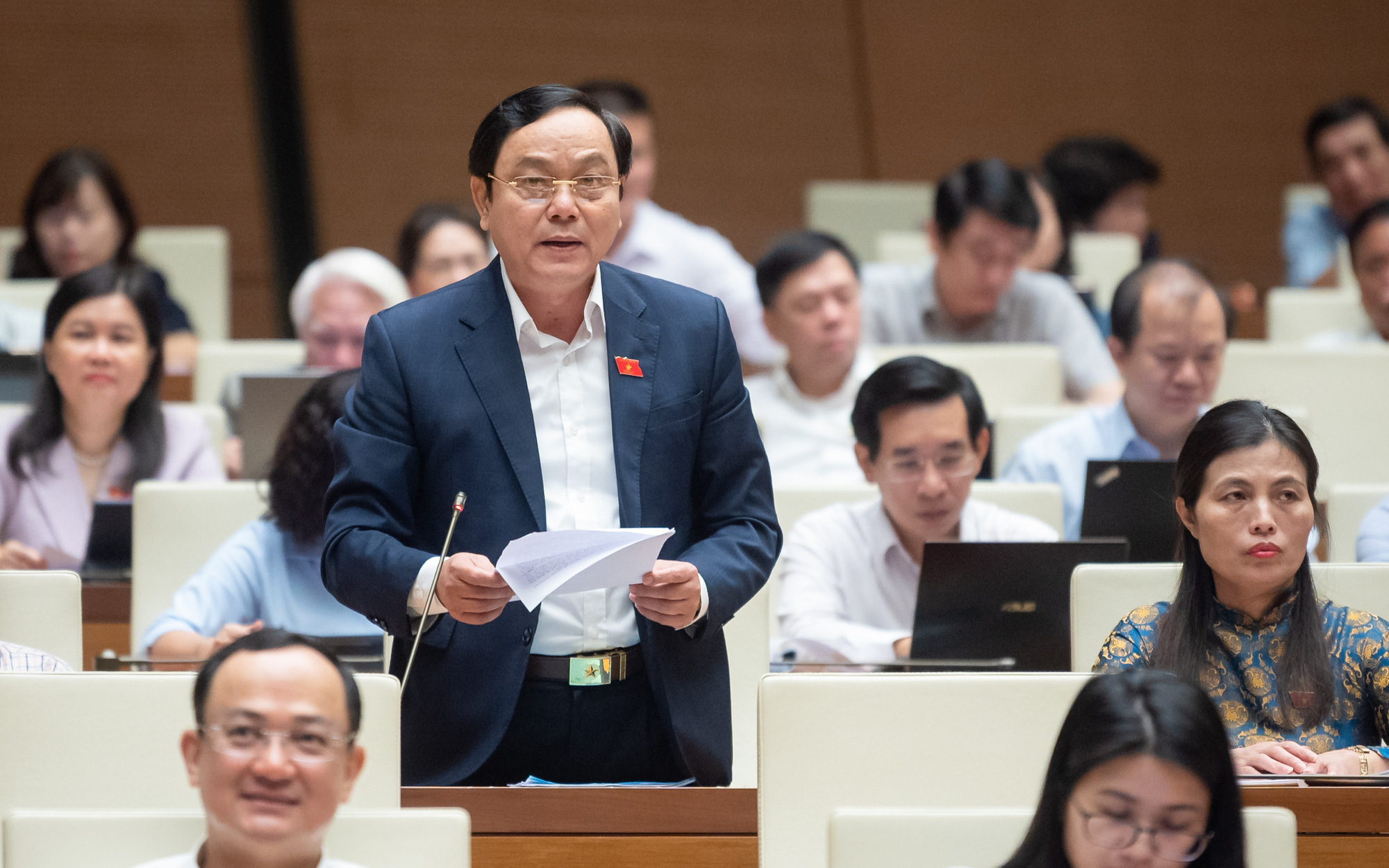 Đại biểu Quốc hội: Các doanh nghiệp đang gặp cảnh "làm thì lỗ, không làm thì phá sản"