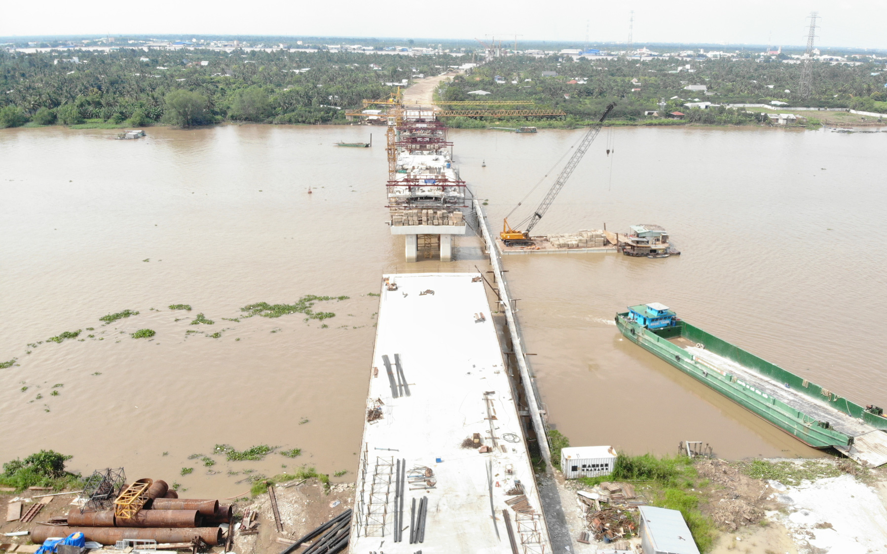 Cầu Rạch Miễu lại kẹt xe từ sáng đến trưa trong ngày đầu nghỉ lễ- Ảnh 4. Cao tốc làm chậm do thiếu cát, kiến nghị chuyển vốn sang dự án cầu Rạch Miễu 2