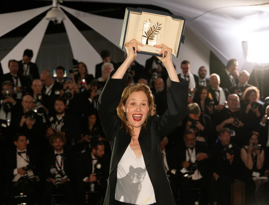 秋の解剖学: 文学の解剖学 - 写真 2。 ジュスティン・トリエ監督が2023年カンヌ国際映画祭でパルムドールを受賞 - 写真:カンヌ