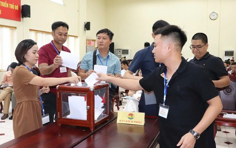 Hà Nội báo cáo Thủ tướng vụ trúng đấu giá 3 mỏ cát gần 1.700 tỉ: Có thể tác động đến an ninh kinh tế- Ảnh 3. Thủ tướng yêu cầu rà soát vụ đấu giá 3 mỏ cát cao bất thường