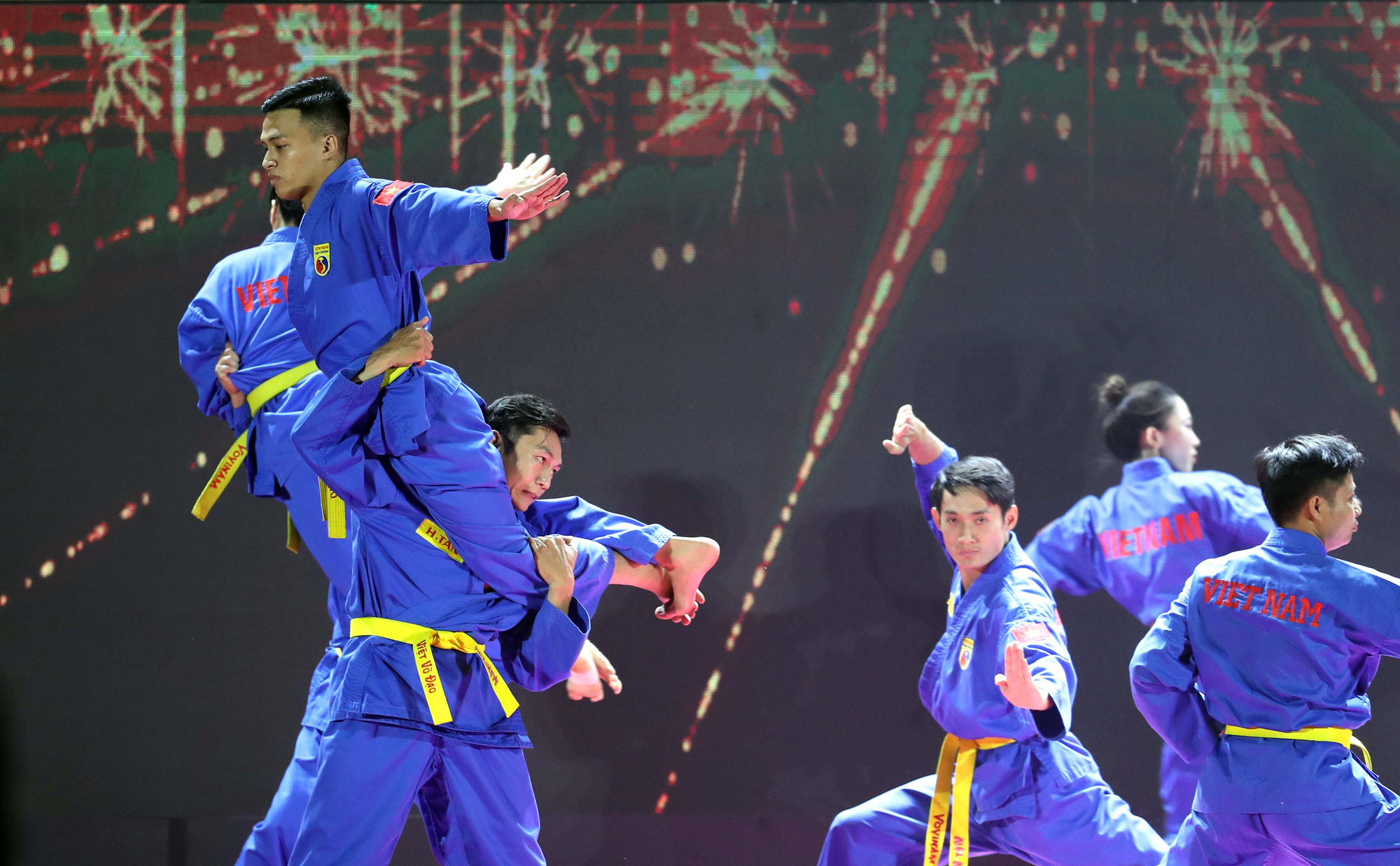 อาการหายใจไม่ออกที่ขาบินอันเป็นเอกลักษณ์ของ Vovinam - รูปถ่าย: NK