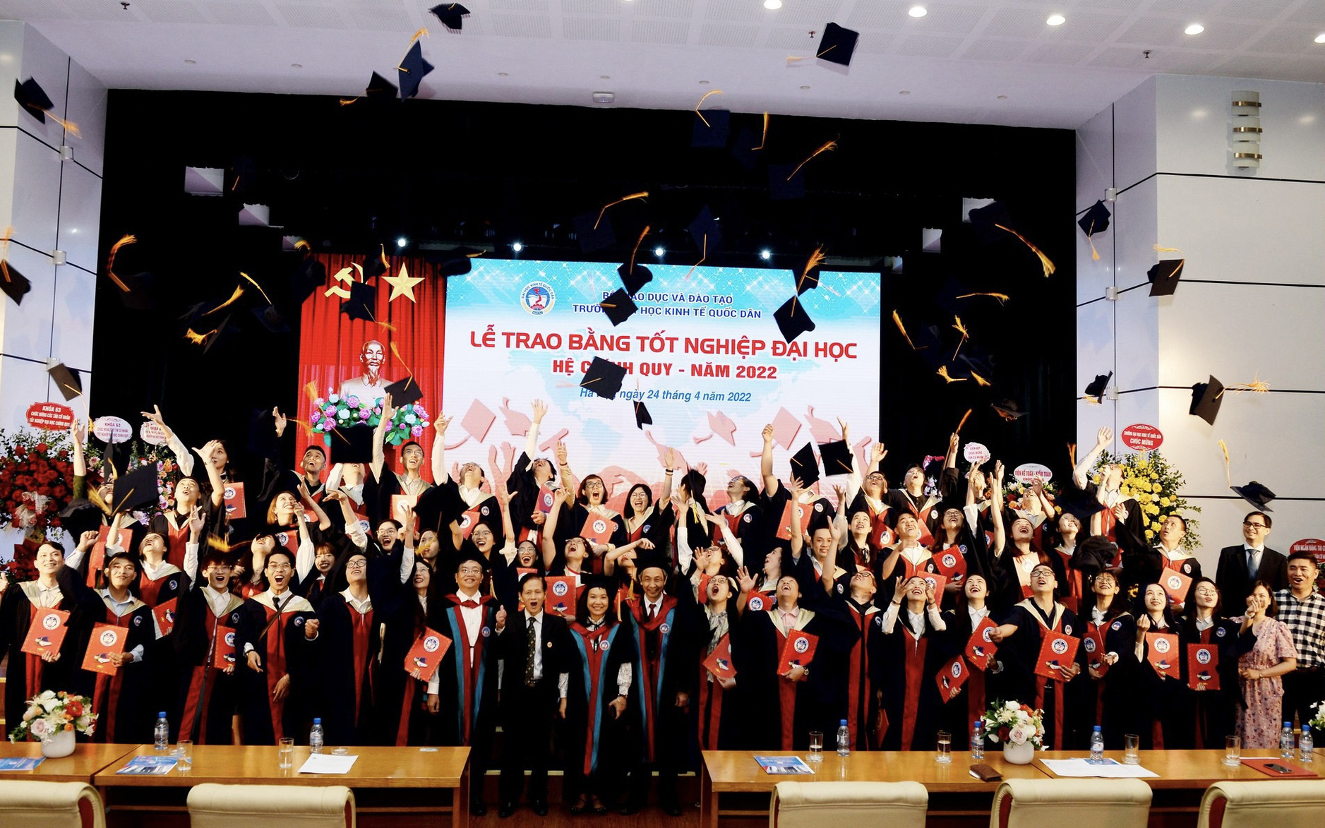TP.HCM cần tuyển 19 công chức, viên chức là sinh viên xuất sắc - Ảnh 2.