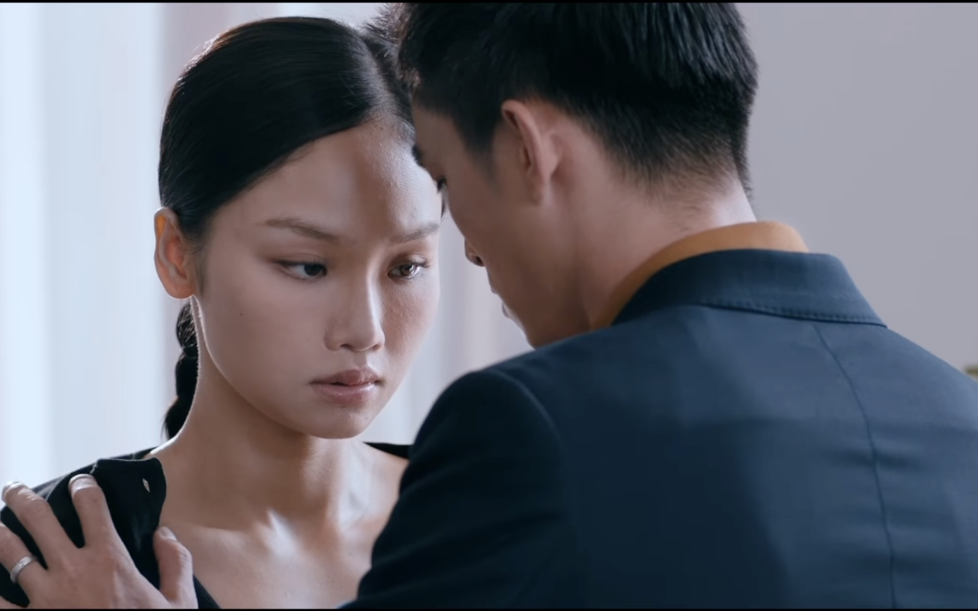 Lãnh Thanh "Chiếm đoạt": Cảnh "nóng" với Miu Lê như diễn hài vậy