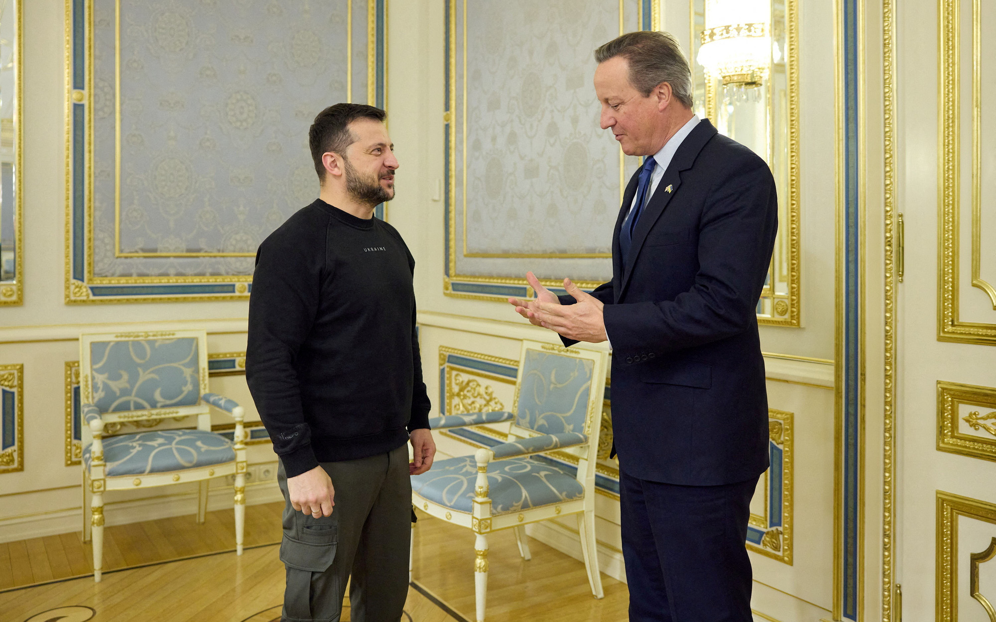 Ukraine hứa động thủ 'trong vòng 24 giờ' nếu đồng minh Anh bị tấn công- Ảnh 2. Ông Cameron đến Ukraine đầu tiên sau khi làm ngoại trưởng Anh