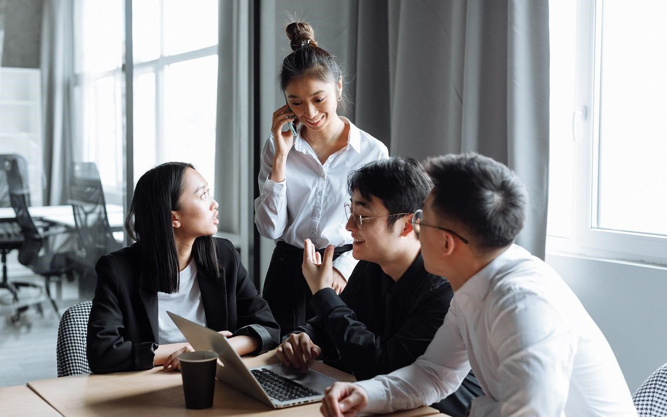 Tiêu chí nào để thành công trong vị trí mới?- Ảnh 3. Cách giao tiếp của một lãnh đạo thành công