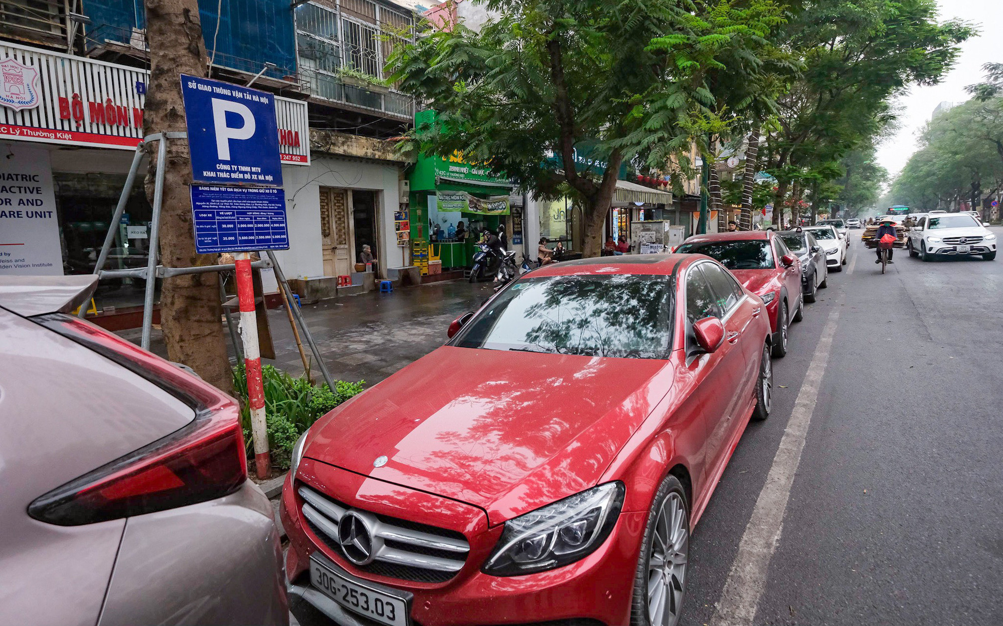 Yêu cầu làm xong bãi đậu xe lớn nhất Biên Hòa trước Tết- Ảnh 3. Hà Nội thiếu trầm trọng bãi đỗ xe, chỉ đáp ứng khoảng 10% nhu cầu