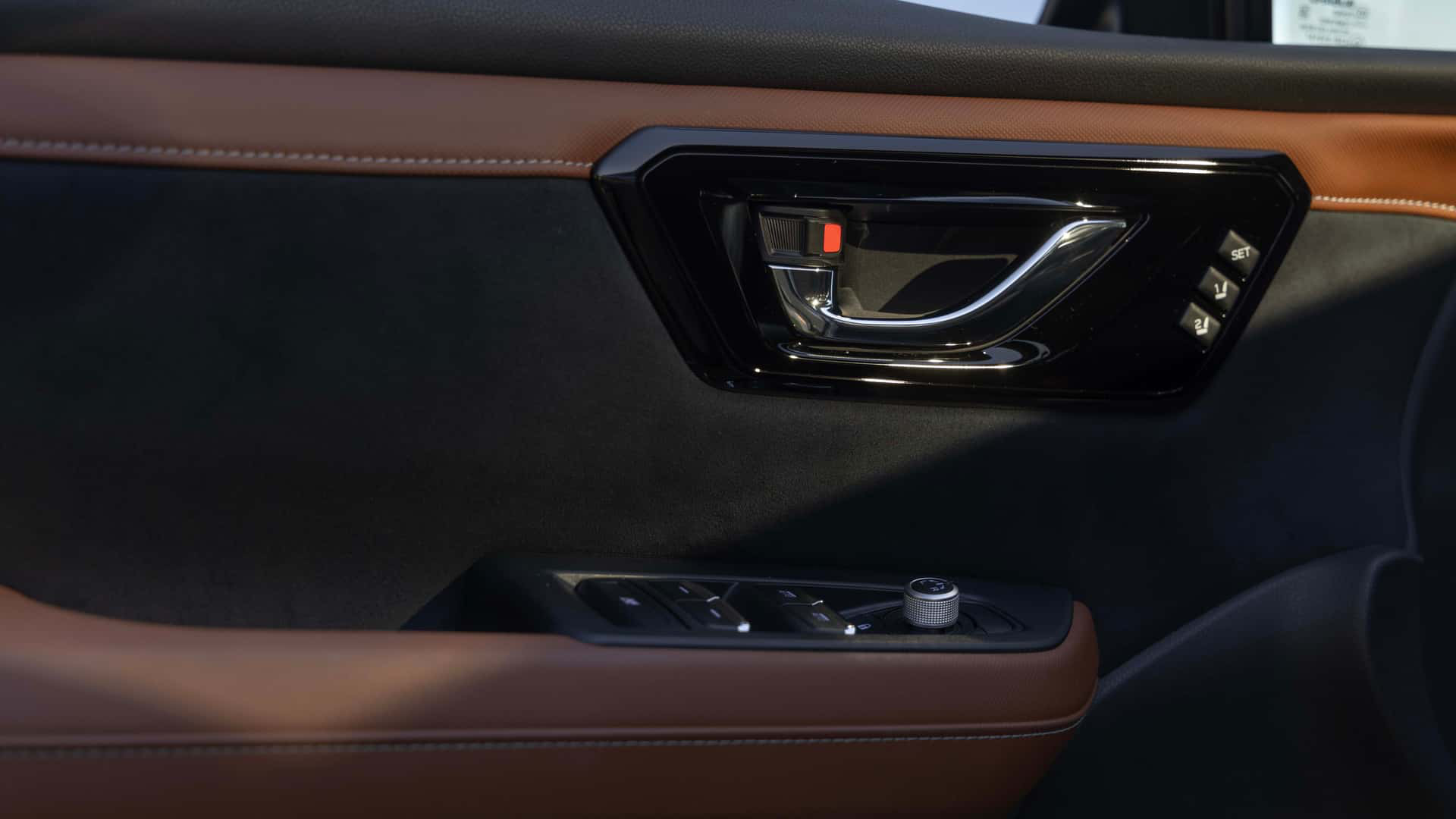 Subaru Forester 2025: A hybrid version is being added, worth the wait, controversial design - Photo 17. Subaru Forester 2025: A hybrid version is being added, worth the wait, controversial design - Photo 17.