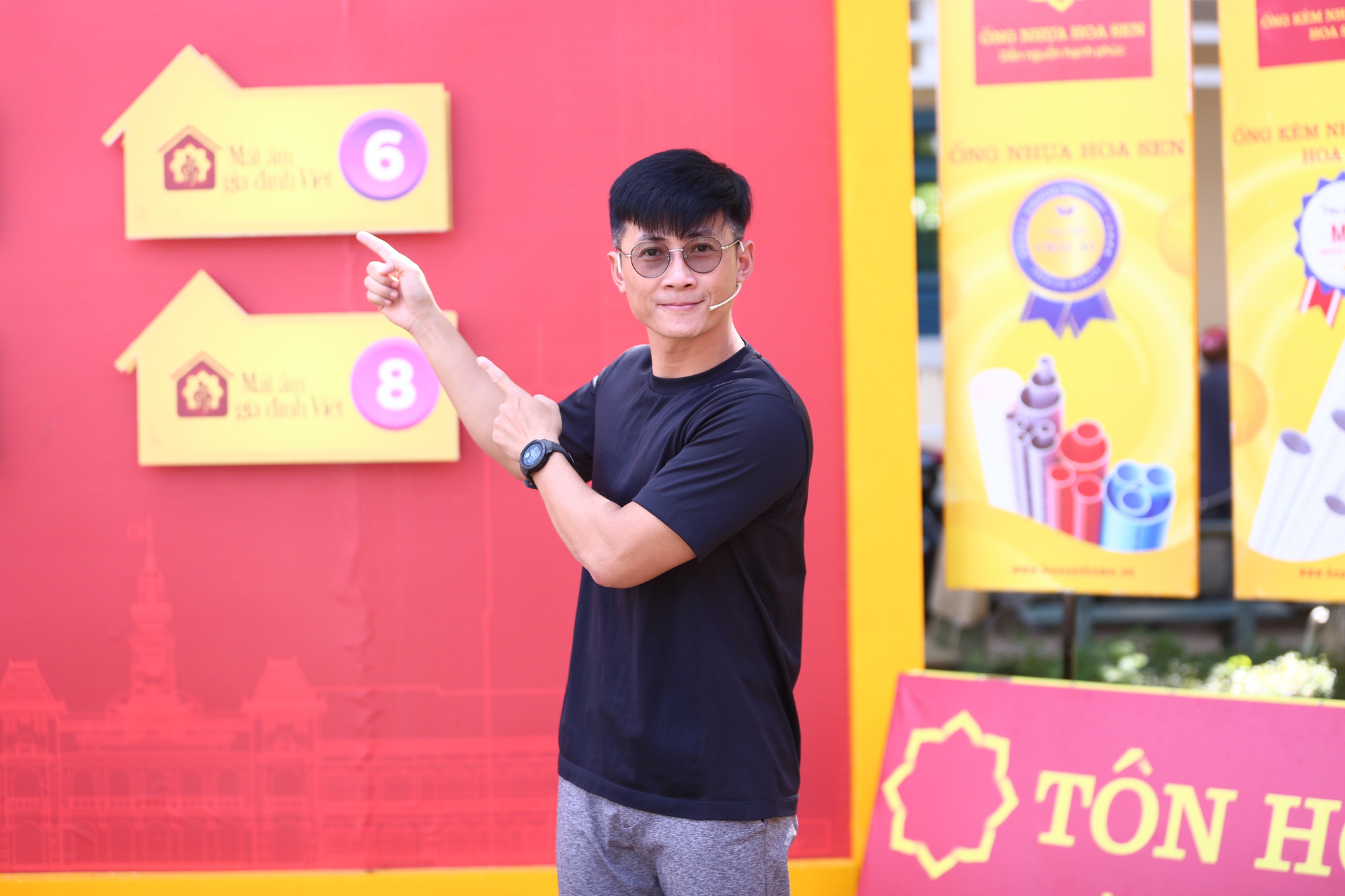 歌手ティエン・ヴオンが番組に出演 