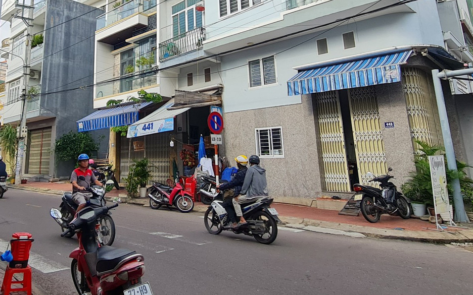 Đề nghị kỷ luật Ban cán sự Đảng UBND tỉnh Phú Yên nhiệm kỳ 2011-2016 vì liên quan AIC- Ảnh 2. Kiểm điểm Ban cán sự đảng UBND tỉnh Bình Định nhiệm kỳ 2011-2016 liên quan đến AIC