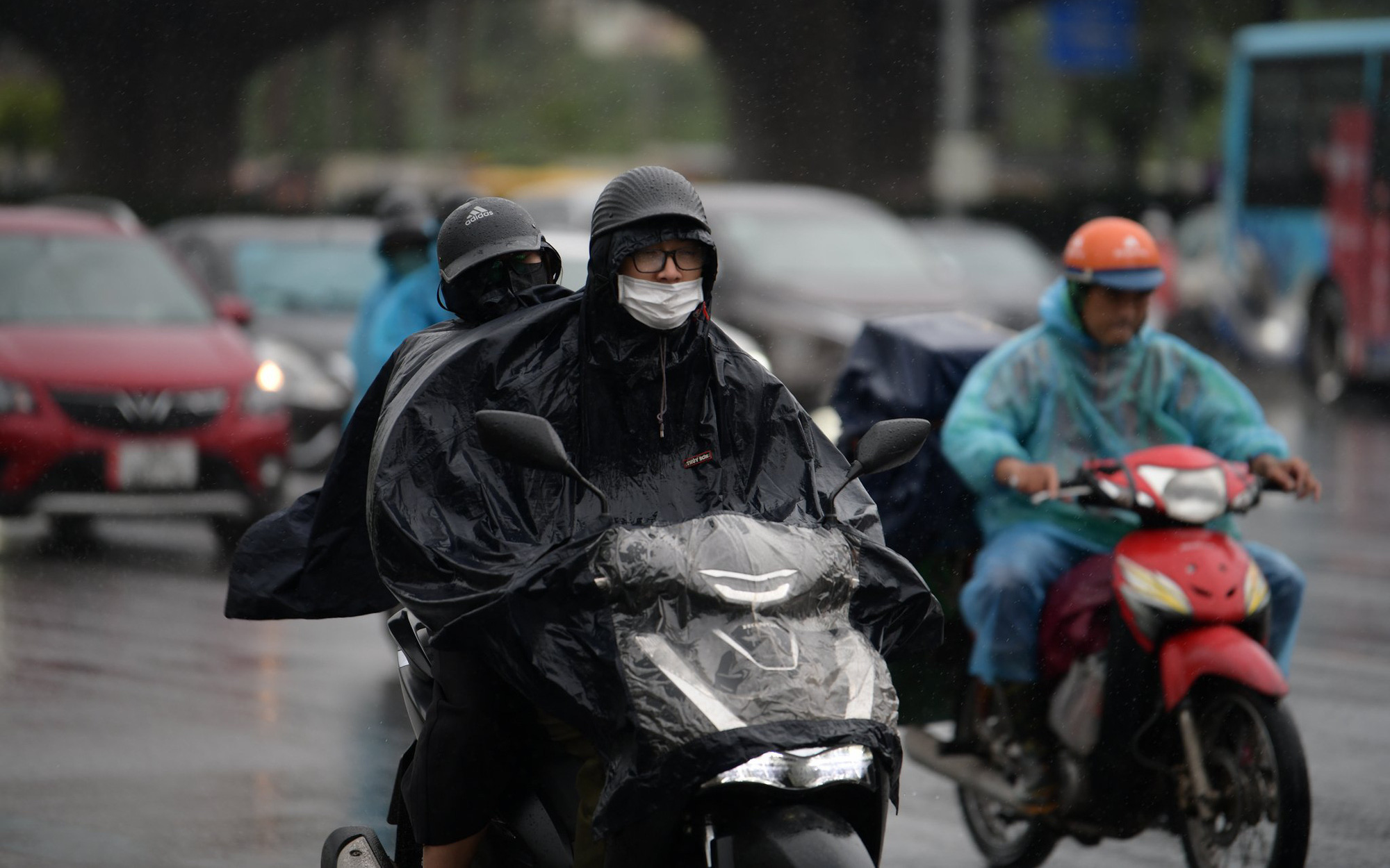 Không khí lạnh tăng cường, miền Trung mưa lớn diện rộng- Ảnh 2. Thời tiết hôm nay 22-11: Bắc Bộ rét, Trung Bộ có thể mưa rào