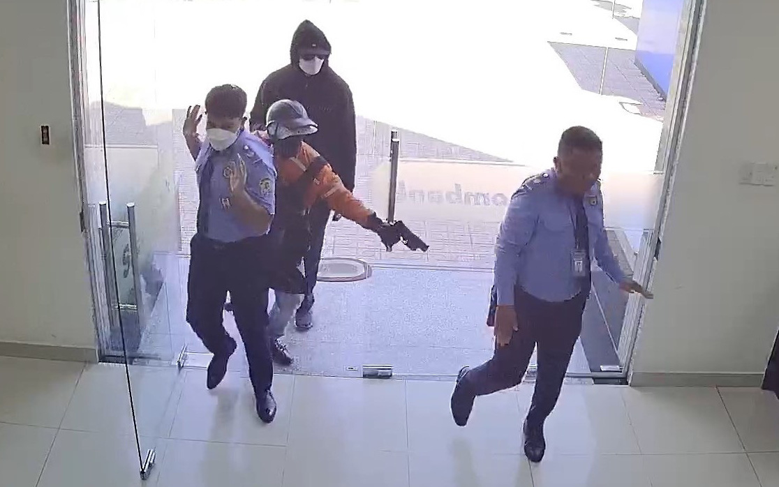 Vụ cướp 3,8 tỉ Ngân hàng Sacombank: Nhóm gây án sử dụng tiền giả- Ảnh 3. Báo động tình trạng lên mạng rủ nhau làm liều