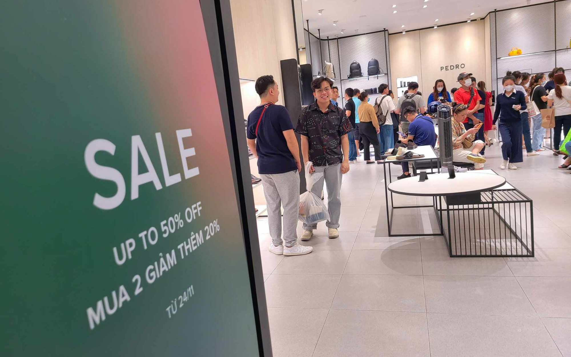 Black Friday không còn như xưa, trầm lắng dù có nơi "giá giảm nhất 10 năm"