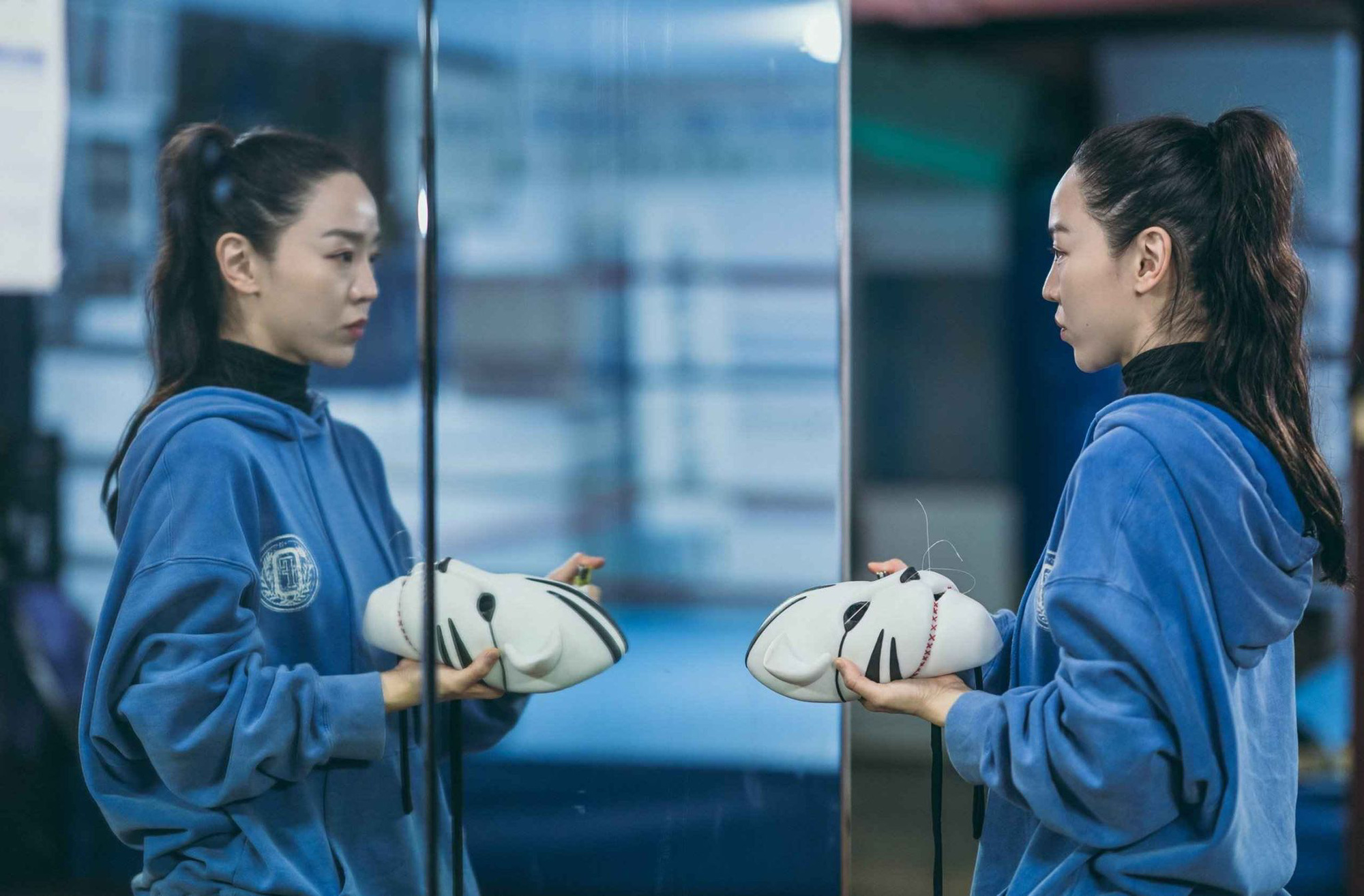 今週末注目のニュース: 若い頃のライ・ヴァン・サムは髪が長く、フレアパンツを履いていた - 写真 2。 今週末注目のニュース: 若い頃のライ・ヴァン・サムは髪が長く、フレアパンツを履いていた - 写真 2。