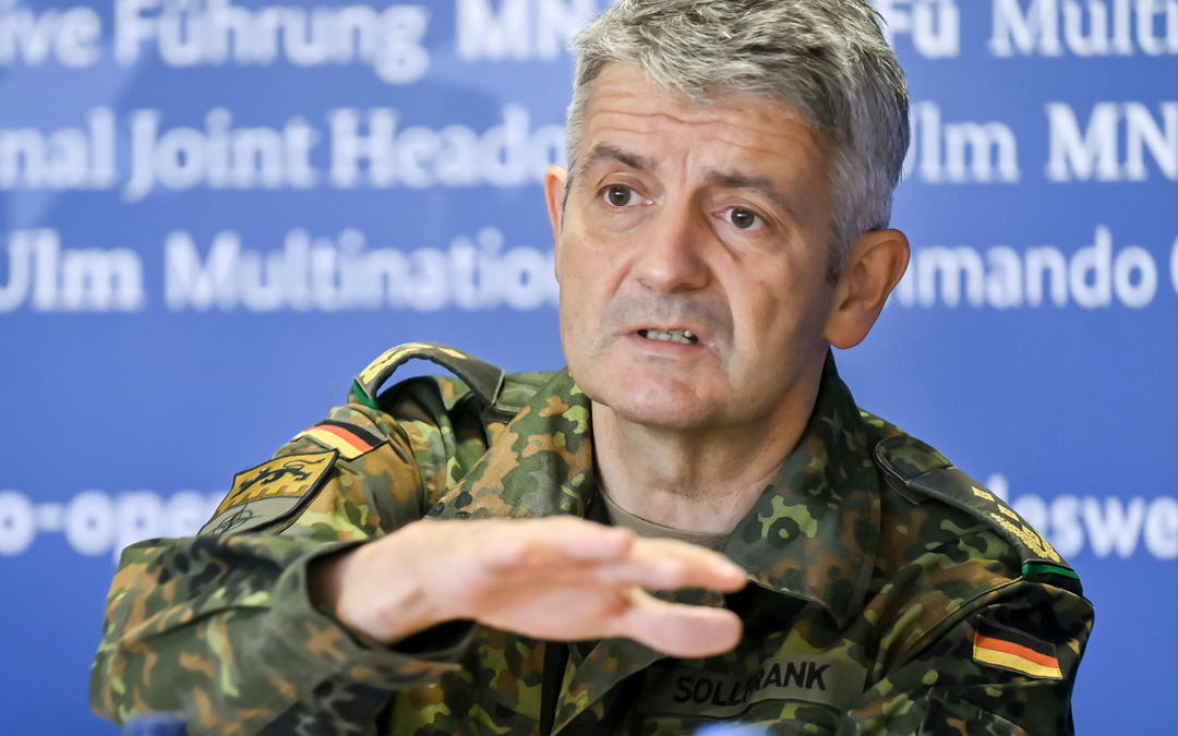 Ngoại trưởng Ukraine khoe quân đội nước này gần như thuộc NATO trên thực tế- Ảnh 3. NATO kêu gọi lập