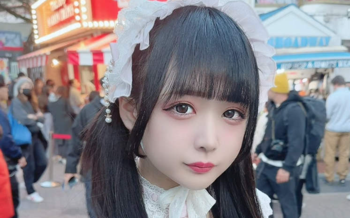 Há hốc mồm trước màn "chuyển giới" lẹ như gió của mỹ nhân cosplay