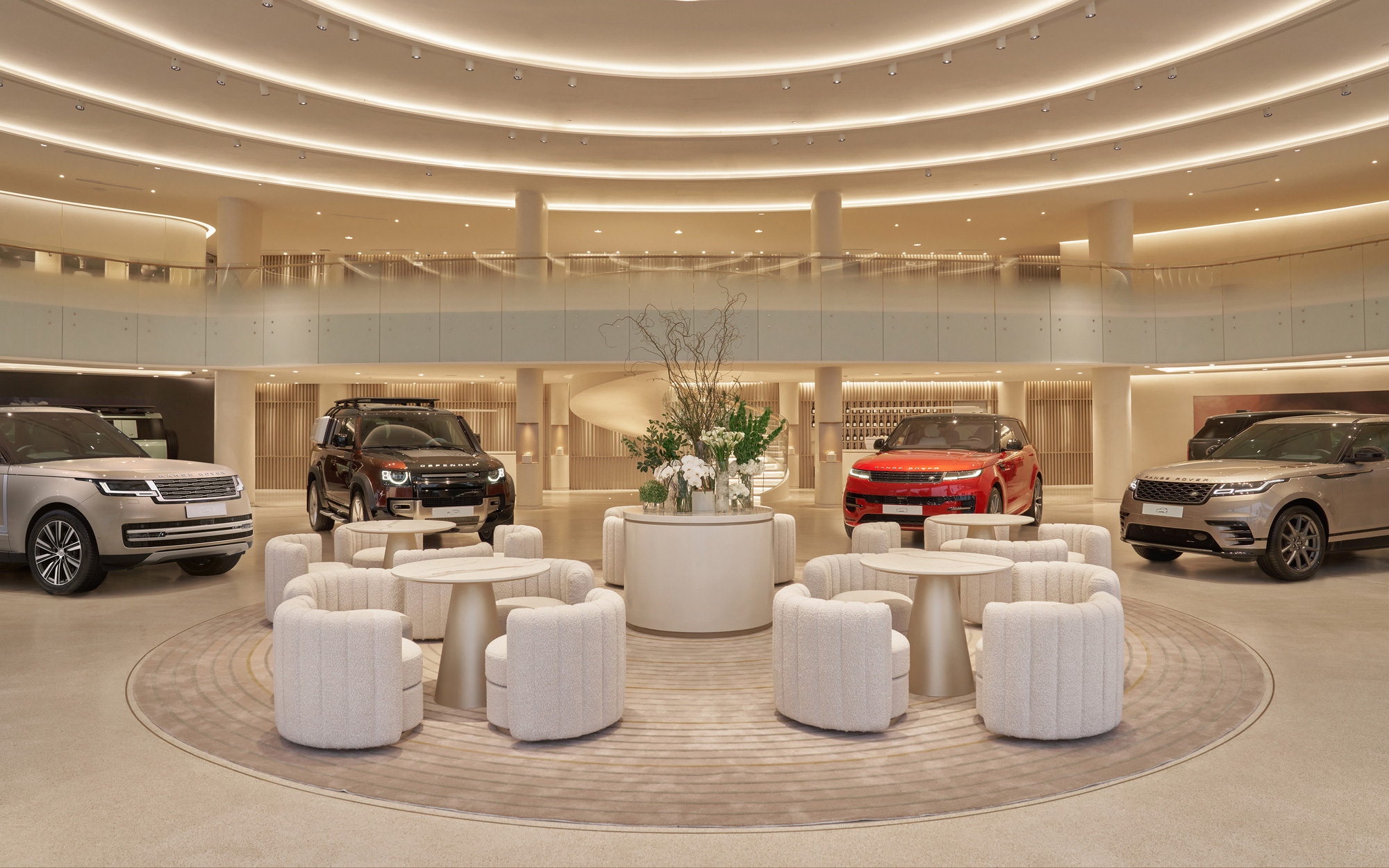 2 thương hiệu mở showroom 'liền kề': Omoda 'dắt tay' Jaecoo, Kia-Mazda cùng kéo doanh số - Ảnh 6.