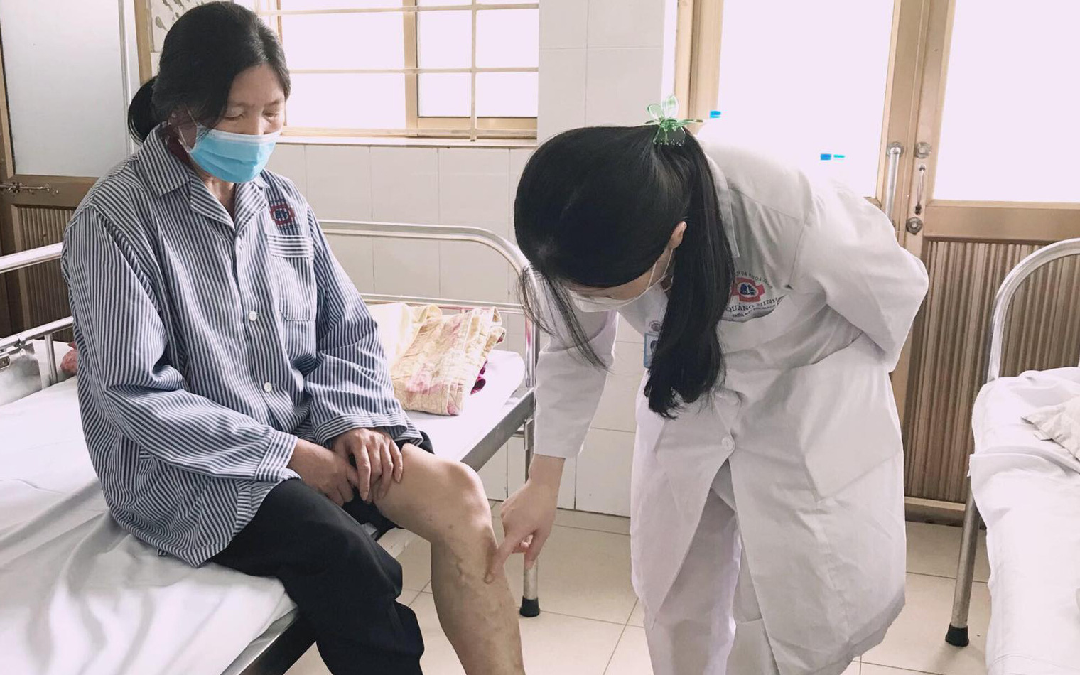 Cẩn thận phát ban viêm mao mạch dị ứng biến chứng nội tạng đe dọa tính mạng trẻ em- Ảnh 3. Viêm mao mạch hoại tử, bệnh tự miễn dễ chẩn đoán nhầm