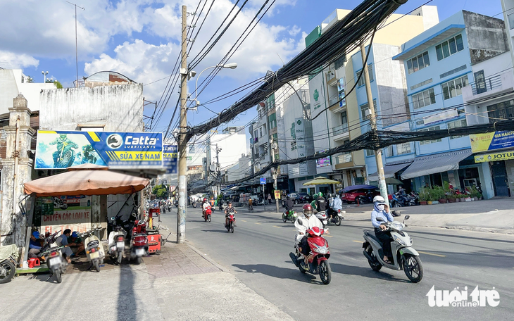 Đầu năm triển khai thi công tuyến metro số 2 Bến Thành - Tham Lương- Ảnh 3. Chủ tịch UBND TP.HCM yêu cầu đẩy nhanh giải phóng mặt bằng metro số 2