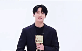 Khán giả ngao ngán vì MAMA 2023 ai cũng có giải, chiến thắng của Jisoo gây tranh cãi- Ảnh 9. BTS thắng giải Biểu tượng toàn cầu của năm lần thứ 6 liên tiếp ở MAMA