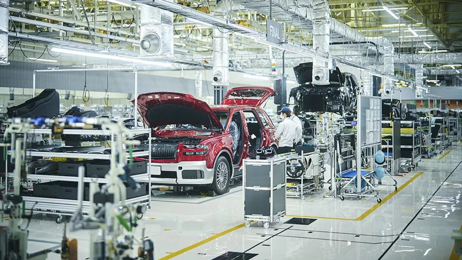 Đỉnh cao sản xuất Toyota Century SUV: Siết bu lông cũng lâu gấp 12 lần xe thường- Ảnh 8. Đỉnh cao sản xuất Toyota Century SUV: Siết bu lông cũng lâu gấp 12 lần xe thường- Ảnh 8.