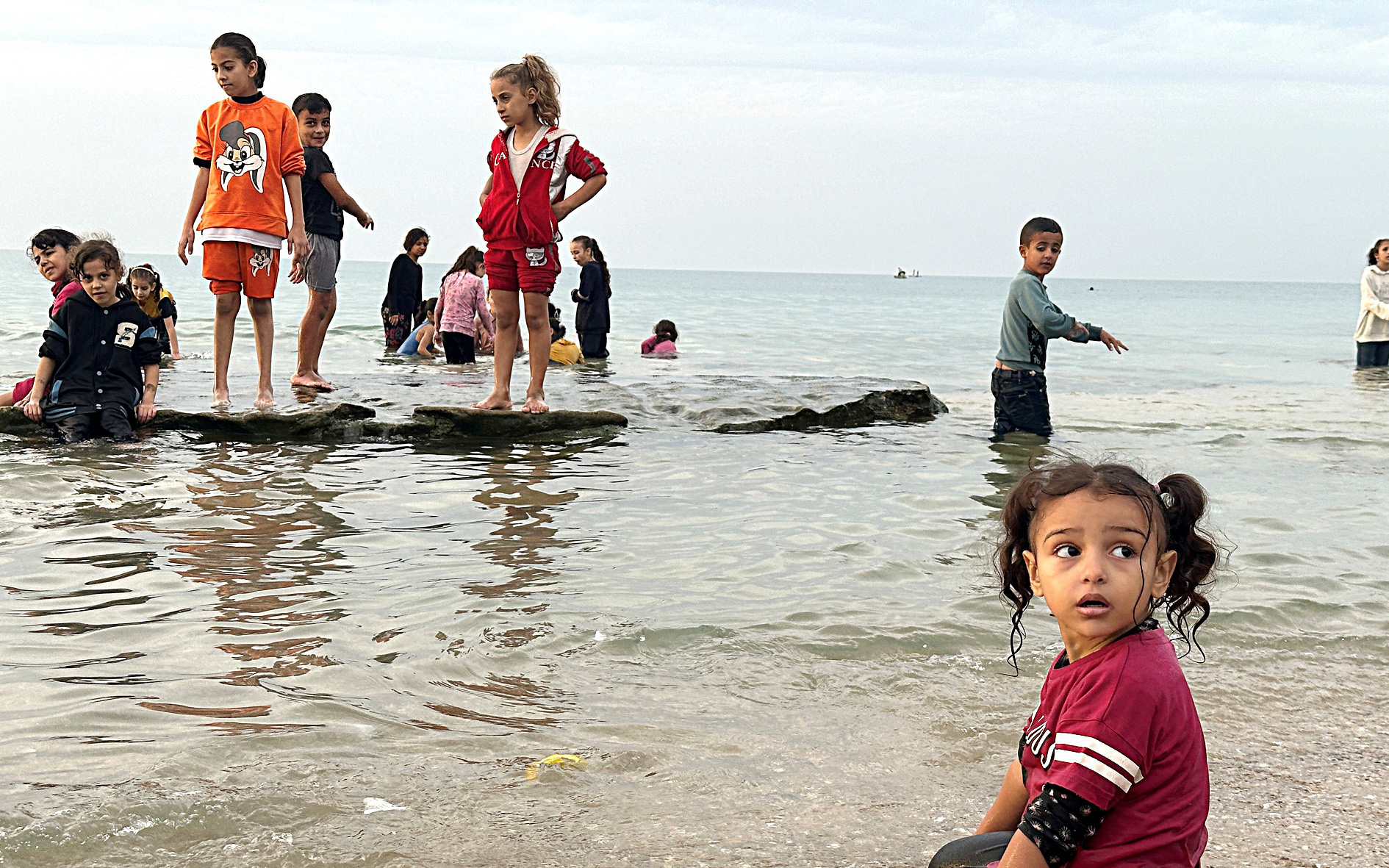 WHO cảnh báo hiểm họa chết người hơn cả bom đạn ở Dải Gaza- Ảnh 2. Triển vọng đình chiến kéo dài ở Gaza
