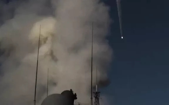 Ukraine tuyên bố bẻ gãy cuộc không kích bằng 21 drone của Nga- Ảnh 3. Nga tấn công Ukraine ở Biển Đen bằng loạt tên lửa Kalibr