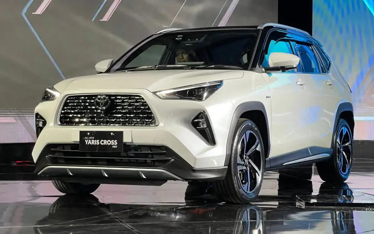 Toyota ngừng bán loạt xe đời mới hot như Land Cruiser, Alphard do thiếu linh kiện- Ảnh 3. Toyota Yaris Cross đang gây sốt ở Thái Lan ngay tháng đầu mở bán