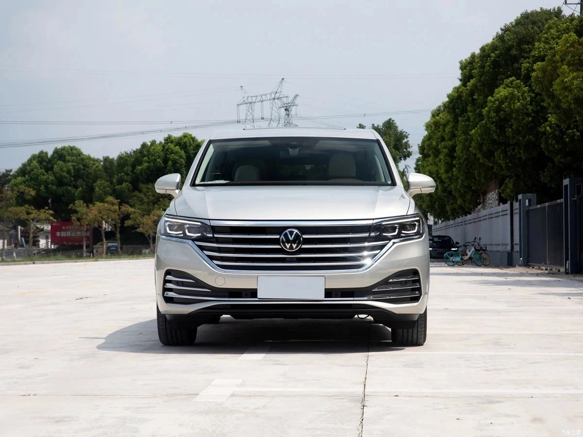 自動車ニュース: 今年最後の月に発売される予定の一連の車、その半分は中国車 - 写真 5。 自動車ニュース: 今年最後の月に発売される予定の一連の車、その半分は中国車 - 写真 5。