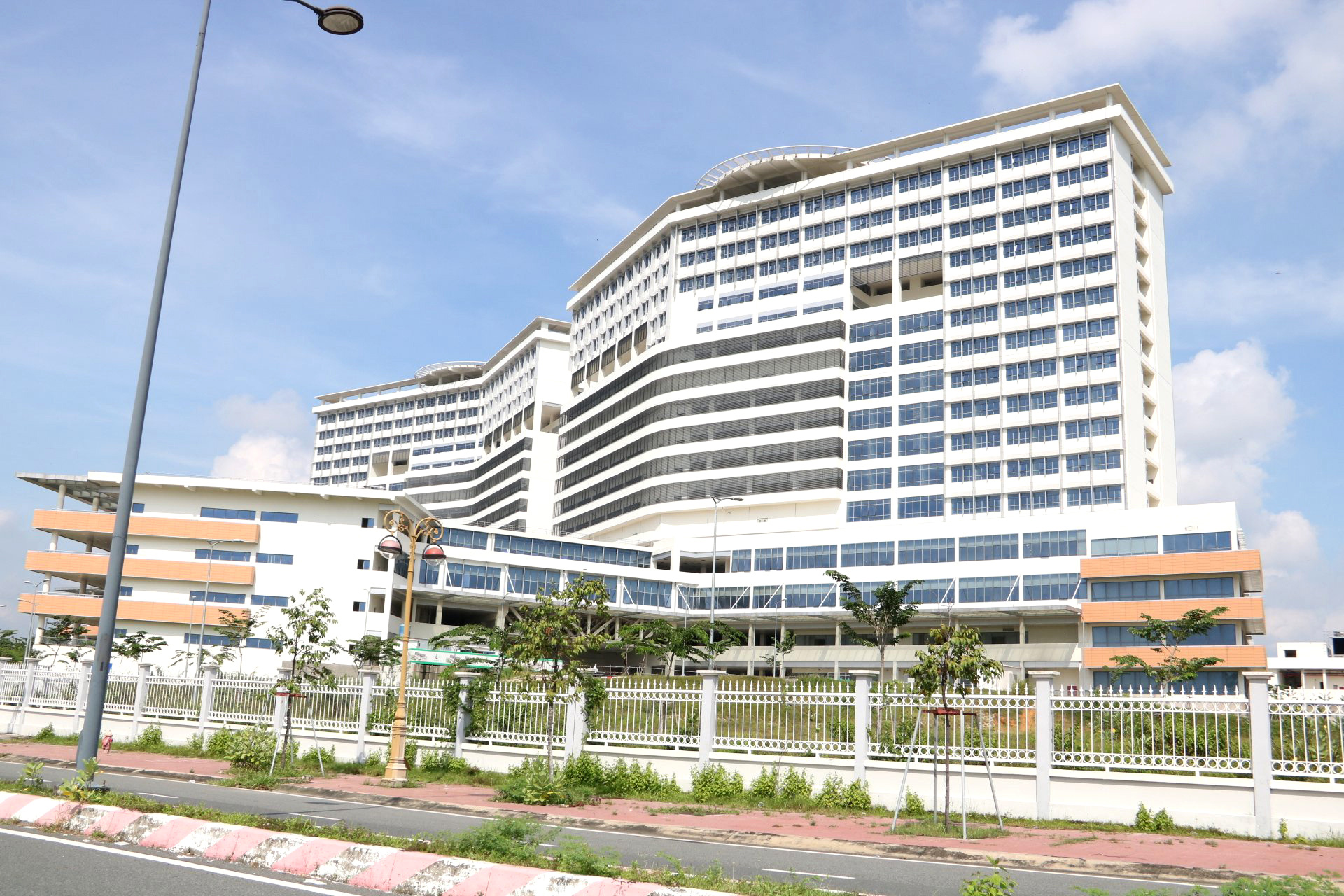 Dự án xây dựng mới Bệnh viện Đa khoa tỉnh Bình Dương quy mô 1.500 giường tại phường Định Hòa, TP Thủ Dầu Một - Ảnh: B.S.
