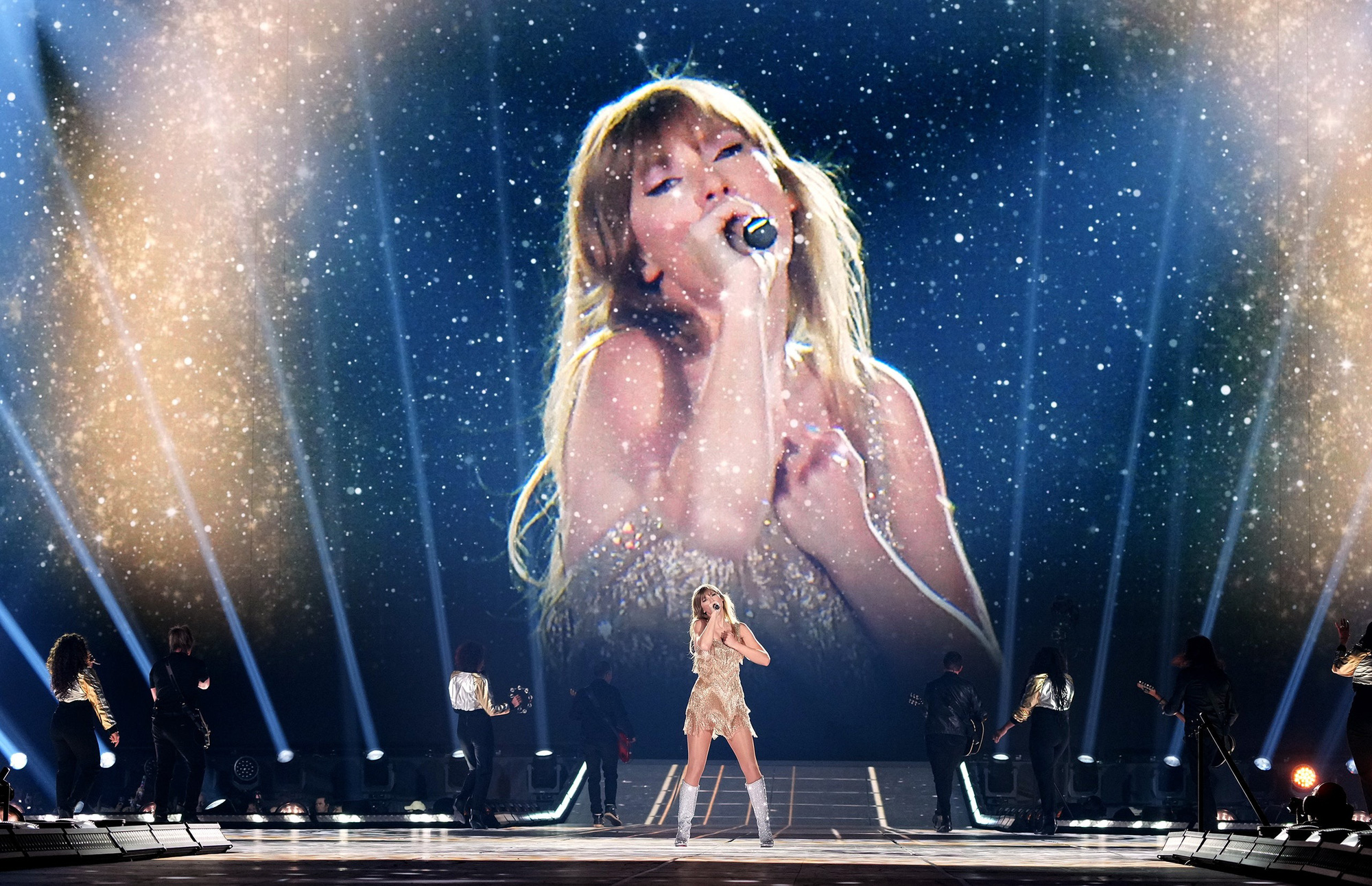 Taylor Swifts film The Eras Tour riktar sig till en fanpublik - Foto: Taylor Swift Productions Phim The Eras Tour của Taylor Swift trở thành hiện tượng phòng vé ngay từ khi vừa công chiếu
